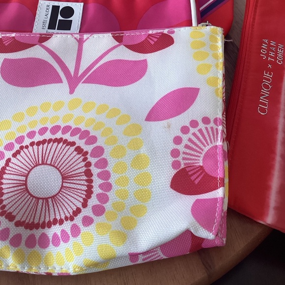 Clinique Jonathan Cohen, Avon &  Estee Lauder Lisa Perry Makeup Bag Bundle (4). - Picture 10 of 11